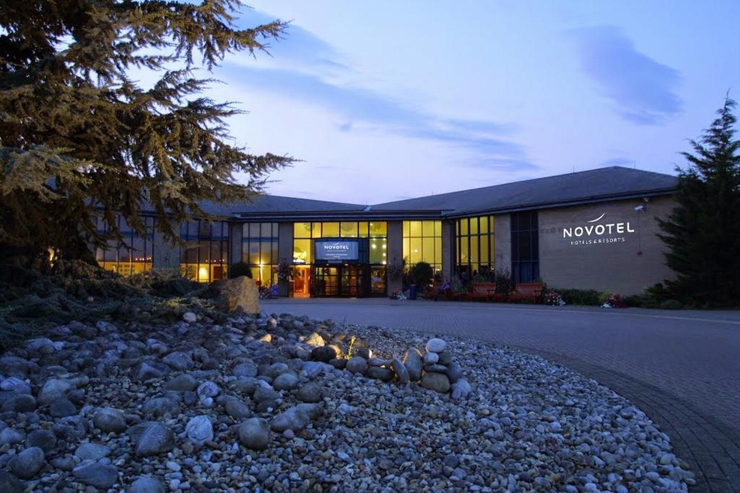 Novotel London Stansted Airport Stansted Mountfitchet Exterior foto